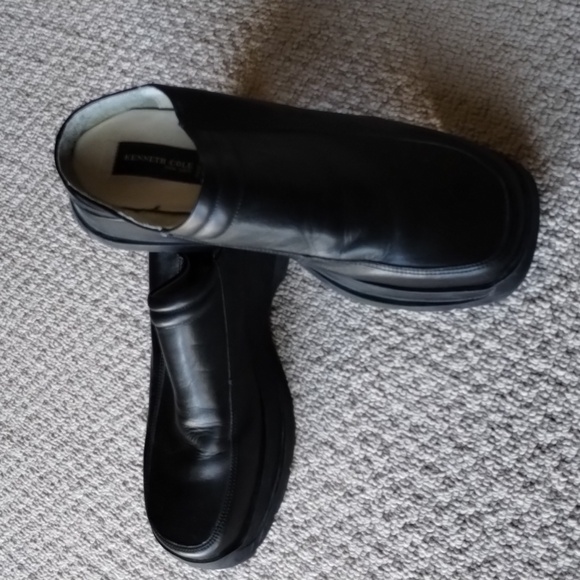 Kenneth Cole leather black men shoes. Size 8 never worn. - Picture 2 of 8